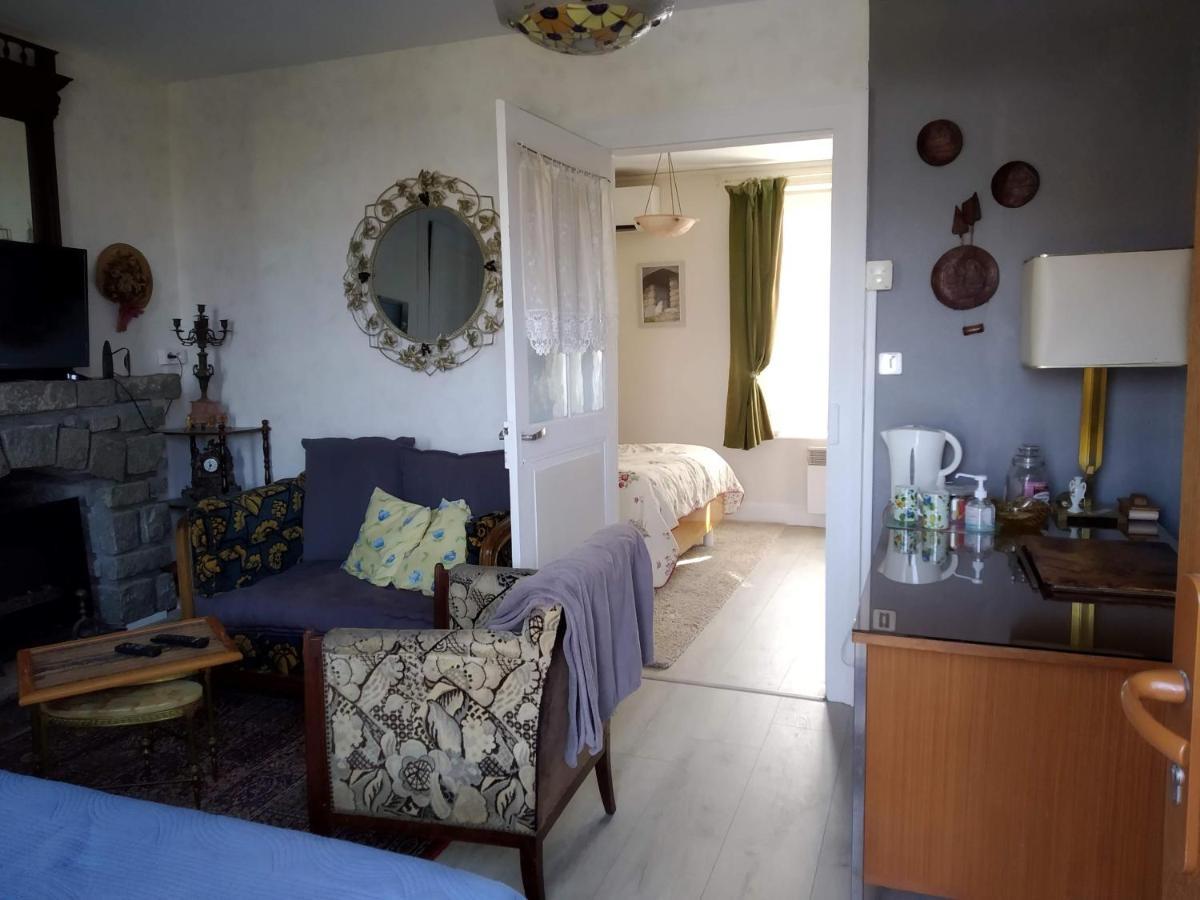 La Longere Des Gillettes Bed & Breakfast Bezenet Bagian luar foto