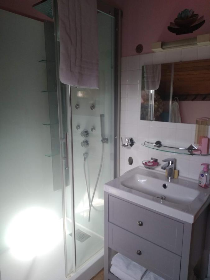 La Longere Des Gillettes Bed & Breakfast Bezenet Bagian luar foto