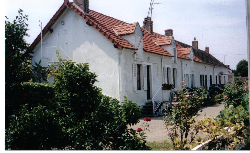 La Longere Des Gillettes Bed & Breakfast Bezenet Bagian luar foto